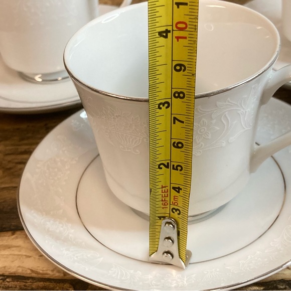 Vintage Crown Victoria Lovelace set of 5 tea cups - Picture 11 of 12